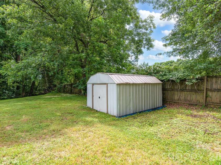 4507 US Highway 64 Highway, Mocksville, NC 27028.  MLS# CAR4394320, YatesRealty ID 32765. 