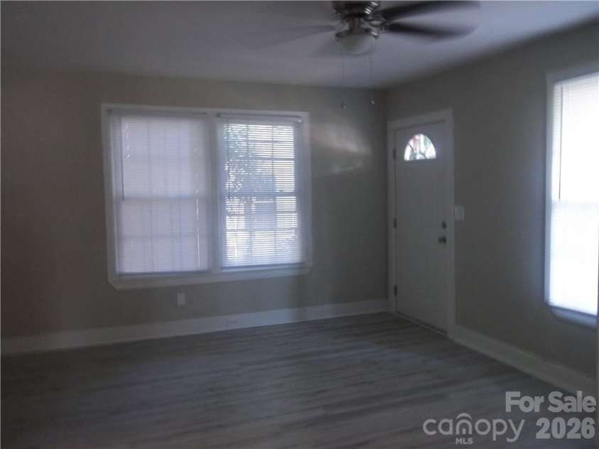 2431 Columbus Circle, Charlotte, NC 28208.  MLS# CAR4390418, YatesRealty ID 32766. 
