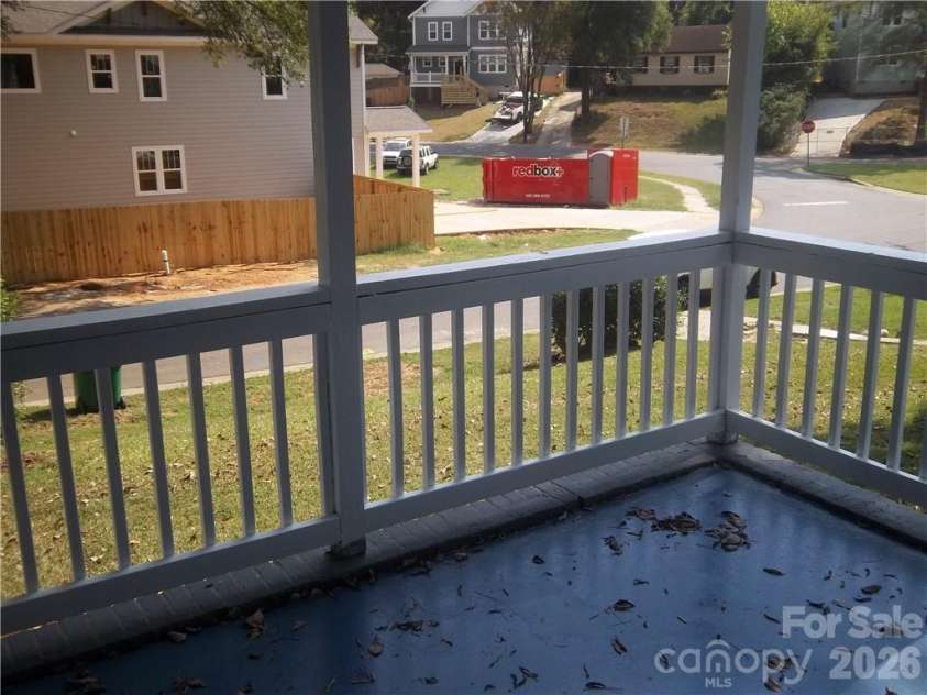 2431 Columbus Circle, Charlotte, NC 28208.  MLS# CAR4390418, YatesRealty ID 32766. 