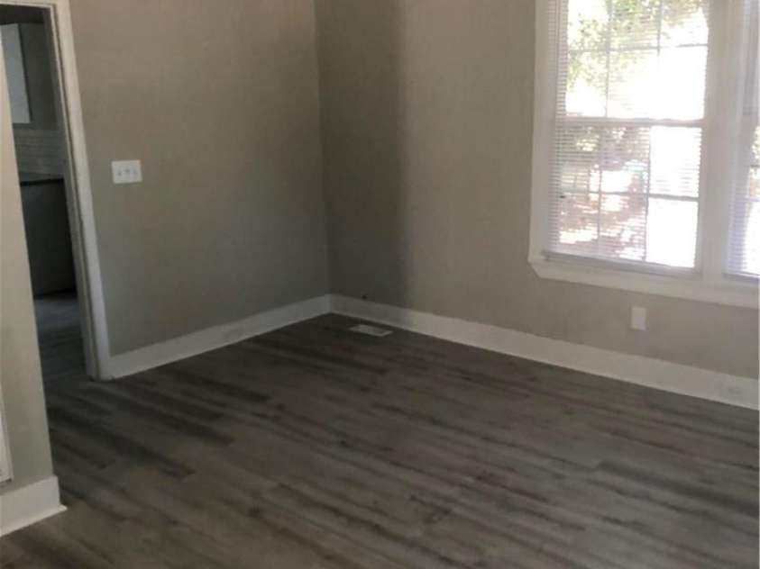2431 Columbus Circle, Charlotte, NC 28208.  MLS# CAR4390418, YatesRealty ID 32766. 