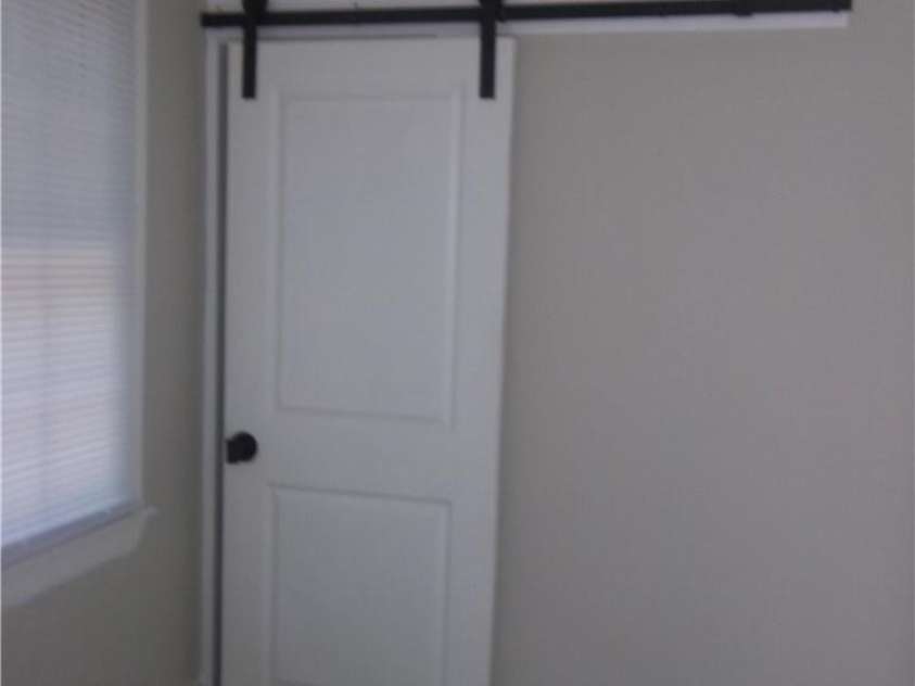 2431 Columbus Circle, Charlotte, NC 28208.  MLS# CAR4390418, YatesRealty ID 32766. 
