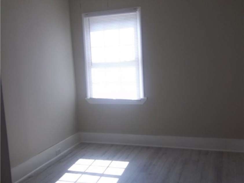 2431 Columbus Circle, Charlotte, NC 28208.  MLS# CAR4390418, YatesRealty ID 32766. 