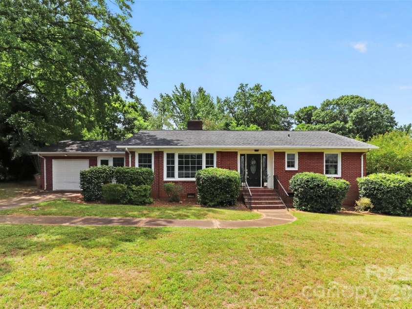 703 Norwood Street, Shelby, NC 28150.  MLS# CAR4395300, YatesRealty ID 32767. 