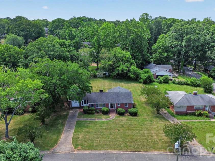 703 Norwood Street, Shelby, NC 28150.  MLS# CAR4395300, YatesRealty ID 32767. 