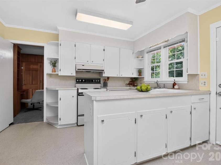 703 Norwood Street, Shelby, NC 28150.  MLS# CAR4395300, YatesRealty ID 32767. 