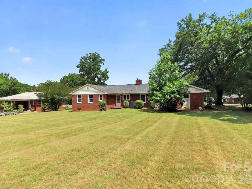 703 Norwood Street, Shelby, NC 28150.  MLS# CAR4395300, YatesRealty ID 32767. 