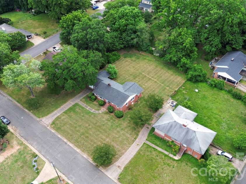 703 Norwood Street, Shelby, NC 28150.  MLS# CAR4395300, YatesRealty ID 32767. 