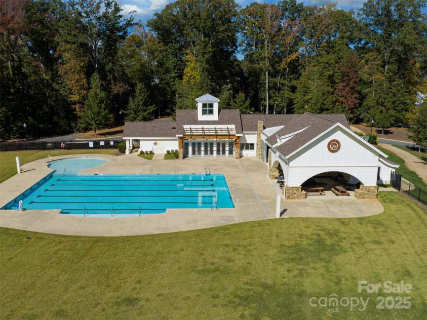 837 Lake Forest Drive, Belmont, NC 28012.  MLS# CAR4178436, YatesRealty ID 32767. Community pool and clubhouse