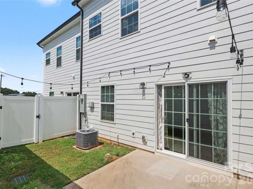 110 Hamrick Road, Gastonia, NC 28056.  MLS# CAR4419775, YatesRealty ID 32768. 