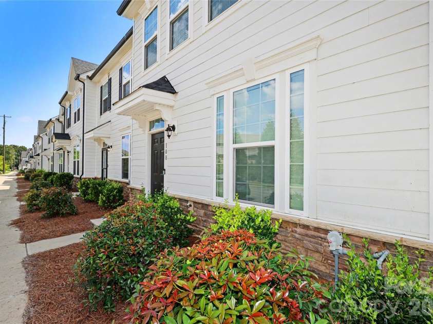 110 Hamrick Road, Gastonia, NC 28056.  MLS# CAR4419775, YatesRealty ID 32768. 