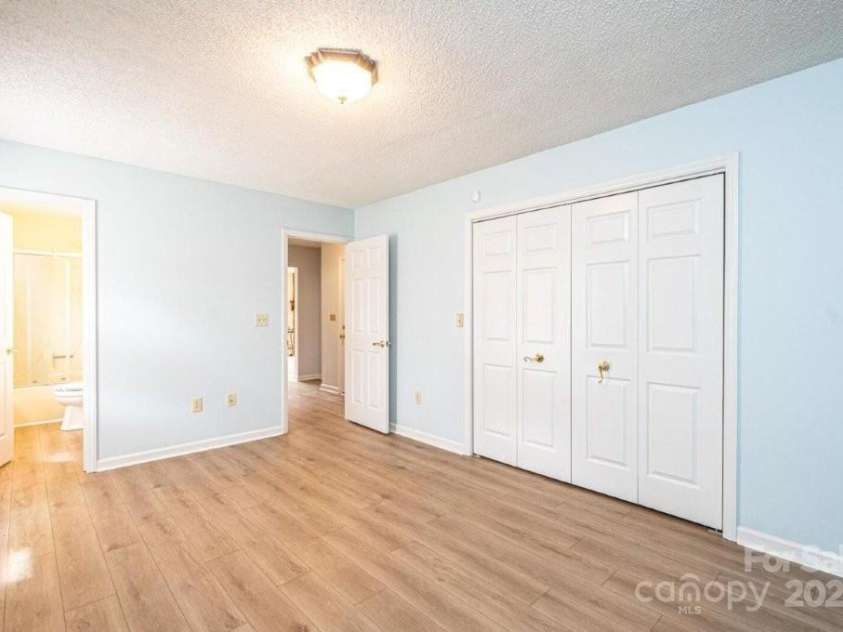 1228 Hidden Creek Circle, Hickory, NC 28602.  MLS# CAR4231185, YatesRealty ID 3277. 