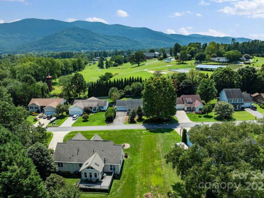 27 Eden Glen Road, Black Mountain, NC 28711.  MLS# CAR4292054, YatesRealty ID 3277. 