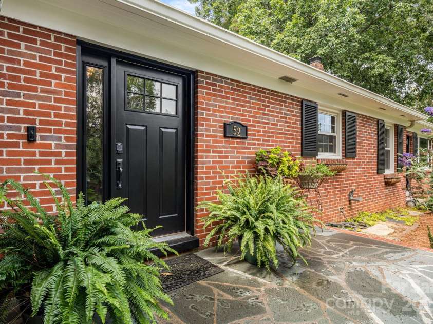 52 Shorewood Drive, Asheville, NC 28804.  MLS# CAR4291833, YatesRealty ID 32770. 