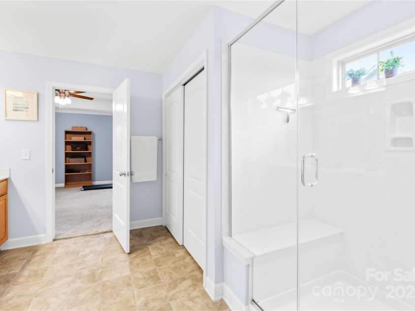 963 Brookdale Lane, Stanley, NC 28164.  MLS# CAR4234265, YatesRealty ID 32771. Primary bathroom with walk-n-shower