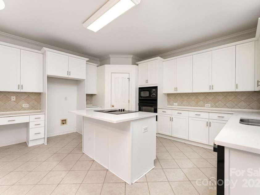 14333 Maclauren Lane, Huntersville, NC 28078.  MLS# CAR4318051, YatesRealty ID 32772. 