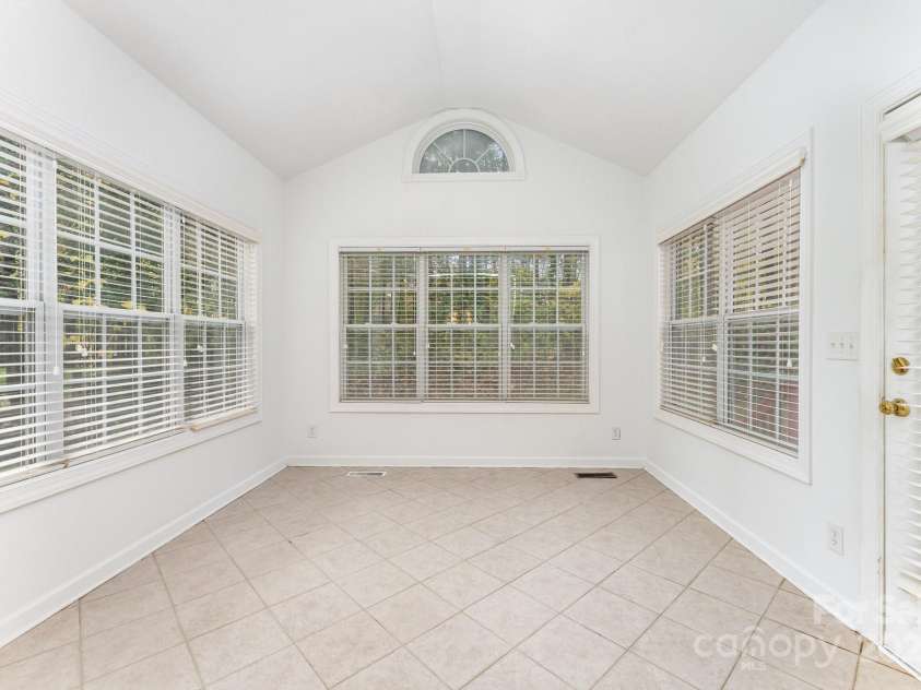 14333 Maclauren Lane, Huntersville, NC 28078.  MLS# CAR4318051, YatesRealty ID 32772. 