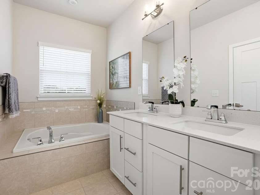 921 Portrush Lane, Tega Cay, SC 29708.  MLS# CAR4381535, YatesRealty ID 32772. 