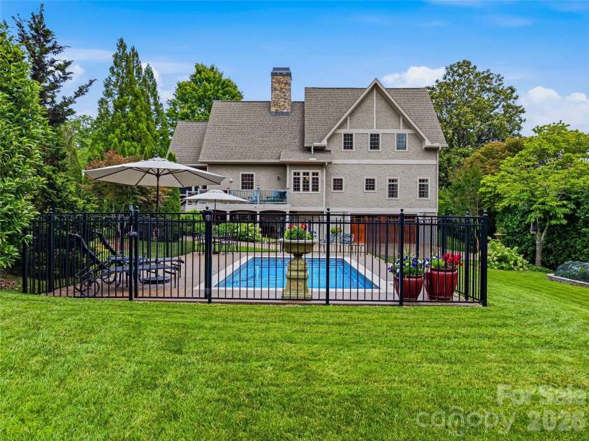 76 Edgelawn Road, Asheville, NC 28804.  MLS# CAR4391400, YatesRealty ID 32775. Gorgeouse Backyard Setting