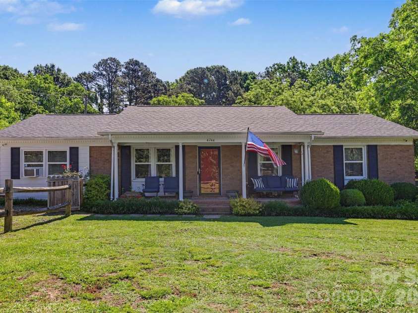 4744 Hickory Grove Road, Mount Holly, NC 28120.  MLS# CAR4388986, YatesRealty ID 32776. 