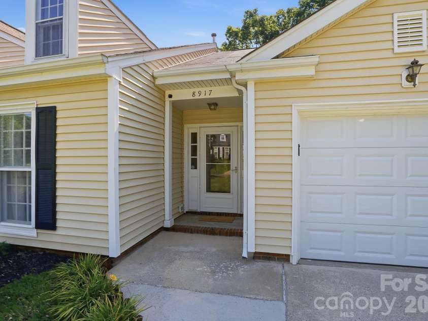 8917 Danson Drive, Charlotte, NC 28277.  MLS# CAR4392599, YatesRealty ID 32777. 