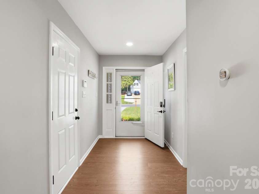 8917 Danson Drive, Charlotte, NC 28277.  MLS# CAR4392599, YatesRealty ID 32777. 
