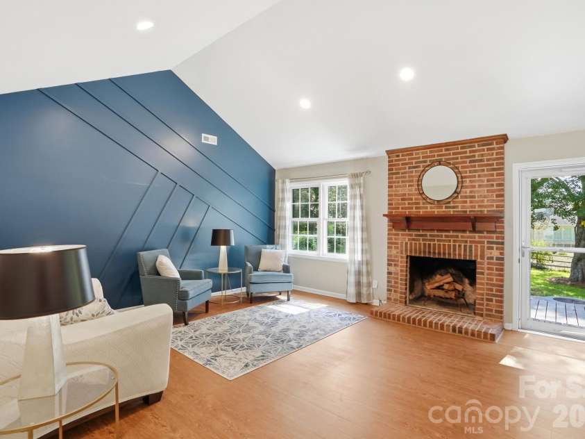 8917 Danson Drive, Charlotte, NC 28277.  MLS# CAR4392599, YatesRealty ID 32777. 