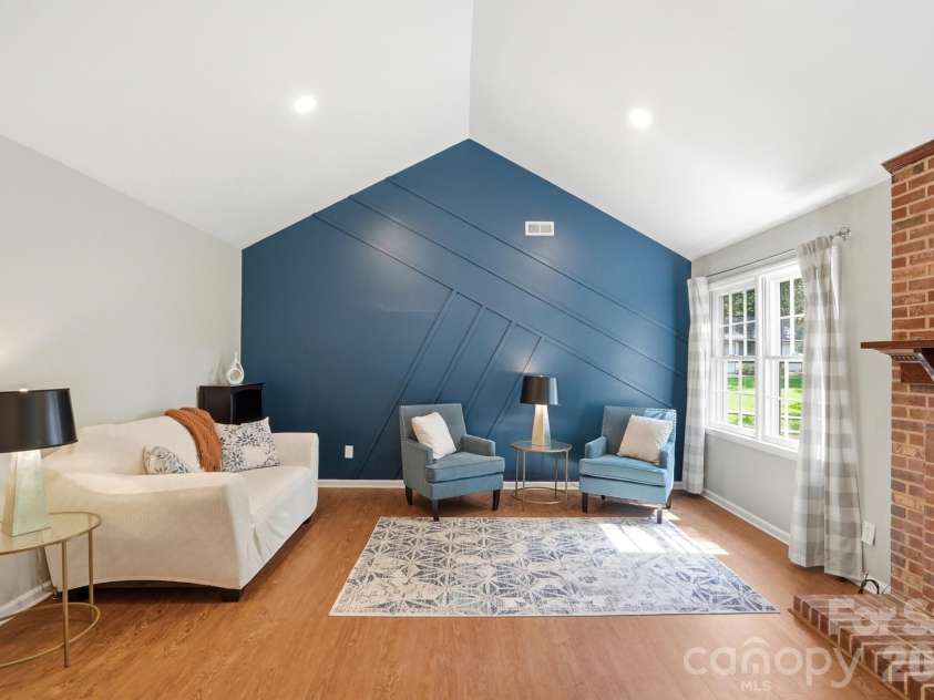 8917 Danson Drive, Charlotte, NC 28277.  MLS# CAR4392599, YatesRealty ID 32777. 