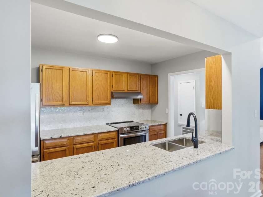 8917 Danson Drive, Charlotte, NC 28277.  MLS# CAR4392599, YatesRealty ID 32777. 
