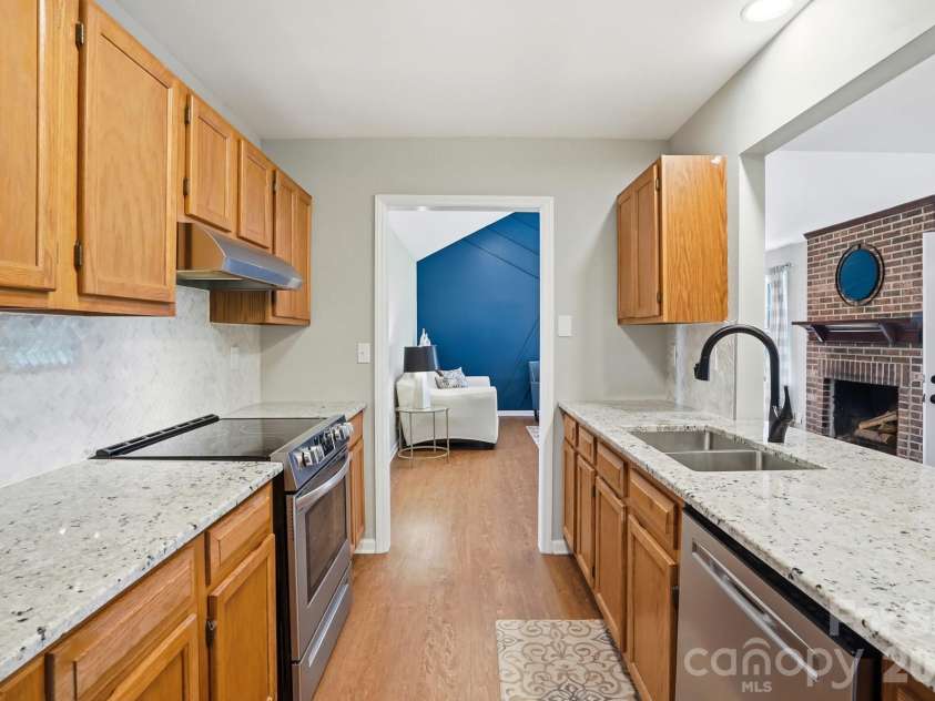8917 Danson Drive, Charlotte, NC 28277.  MLS# CAR4392599, YatesRealty ID 32777. 
