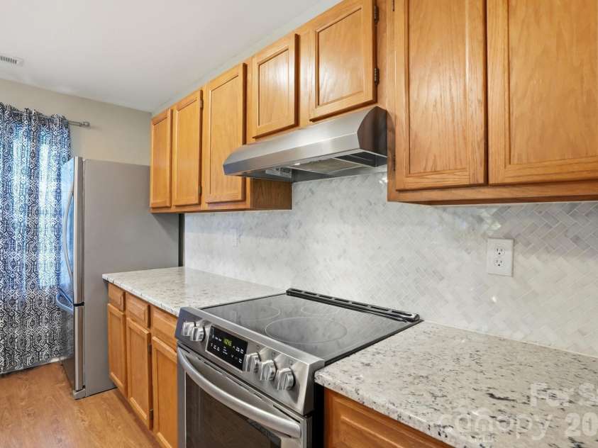 8917 Danson Drive, Charlotte, NC 28277.  MLS# CAR4392599, YatesRealty ID 32777. 