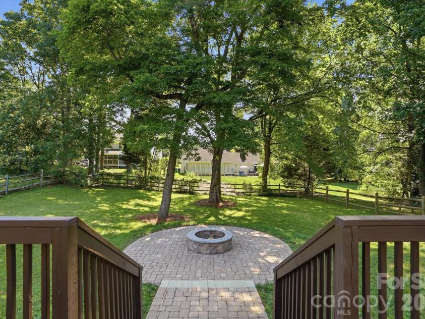 8917 Danson Drive, Charlotte, NC 28277.  MLS# CAR4392599, YatesRealty ID 32777. 
