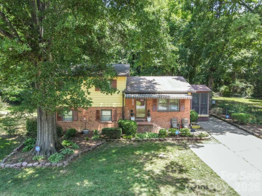 1505 Kingston Drive, Kannapolis, NC 28083.  MLS# CAR4393670, YatesRealty ID 32779. 