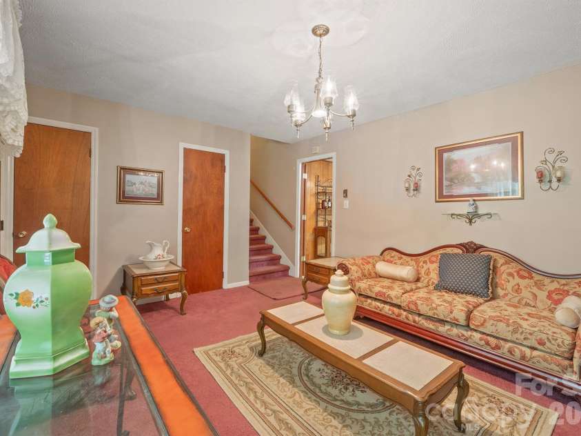 1505 Kingston Drive, Kannapolis, NC 28083.  MLS# CAR4393670, YatesRealty ID 32779. 