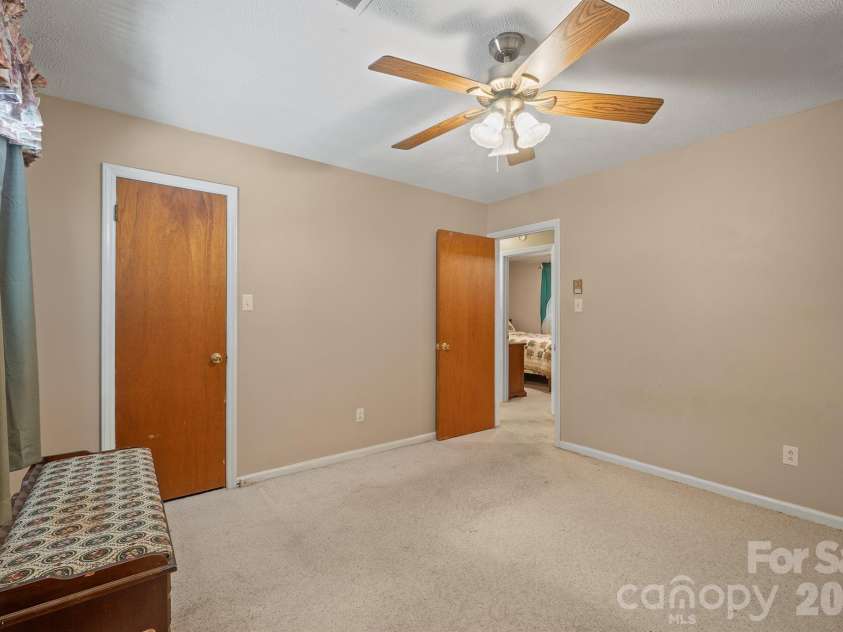 1505 Kingston Drive, Kannapolis, NC 28083.  MLS# CAR4393670, YatesRealty ID 32779. 