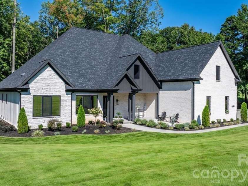 8527 Fieldstone Drive, Terrell, NC 28682.  MLS# CAR4343476, YatesRealty ID 3278. 