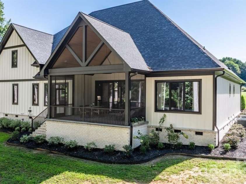 8527 Fieldstone Drive, Terrell, NC 28682.  MLS# CAR4343476, YatesRealty ID 3278. 