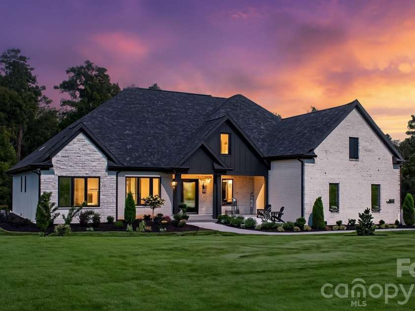 8527 Fieldstone Drive, Terrell, NC 28682.  MLS# CAR4343476, YatesRealty ID 3278. 