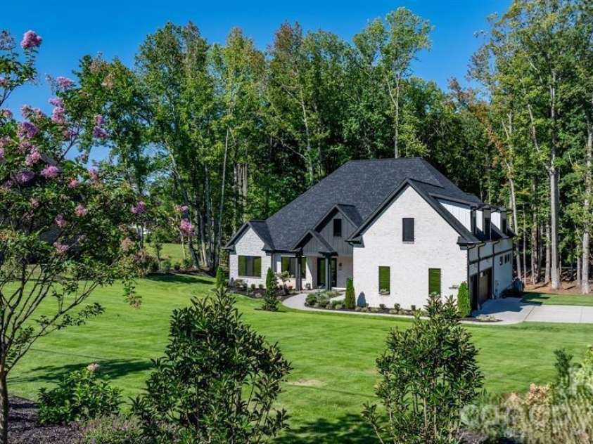 8527 Fieldstone Drive, Terrell, NC 28682.  MLS# CAR4343476, YatesRealty ID 3278. A Park like setting