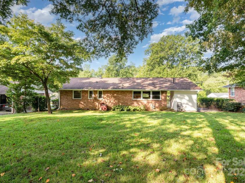 1314 Fern Forest Drive, Gastonia, NC 28054.  MLS# CAR4289835, YatesRealty ID 32780. 