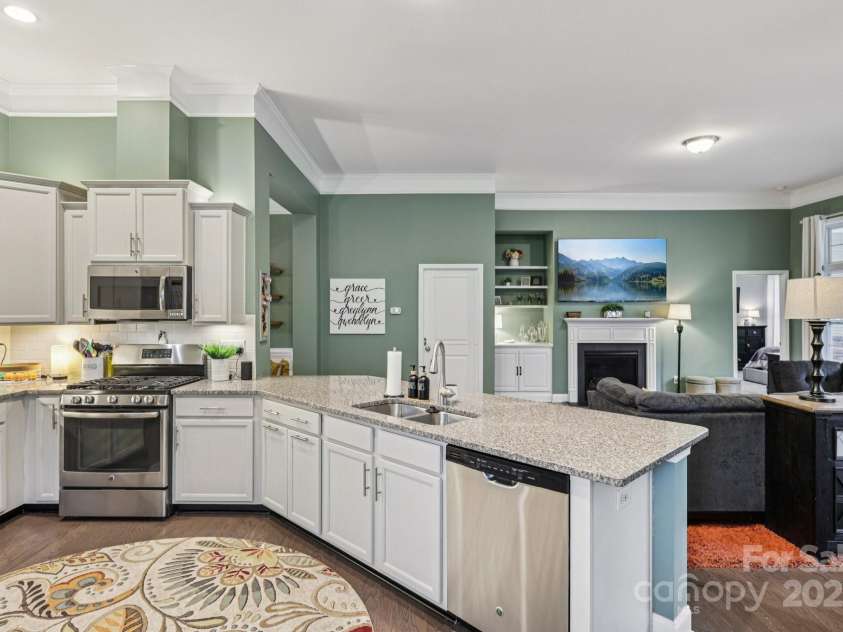 209 Hunters Hill Drive, Statesville, NC 28677.  MLS# CAR4291774, YatesRealty ID 32781. 