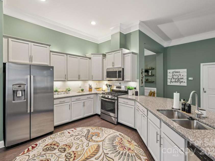 209 Hunters Hill Drive, Statesville, NC 28677.  MLS# CAR4291774, YatesRealty ID 32781. 