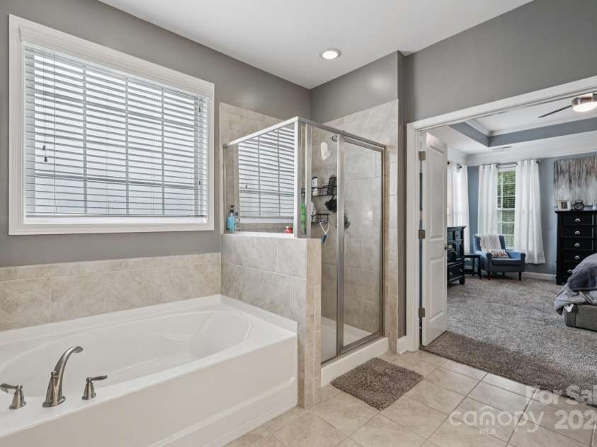 209 Hunters Hill Drive, Statesville, NC 28677.  MLS# CAR4291774, YatesRealty ID 32781. 