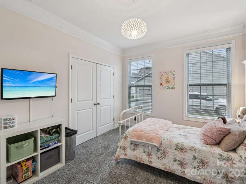 209 Hunters Hill Drive, Statesville, NC 28677.  MLS# CAR4291774, YatesRealty ID 32781. 