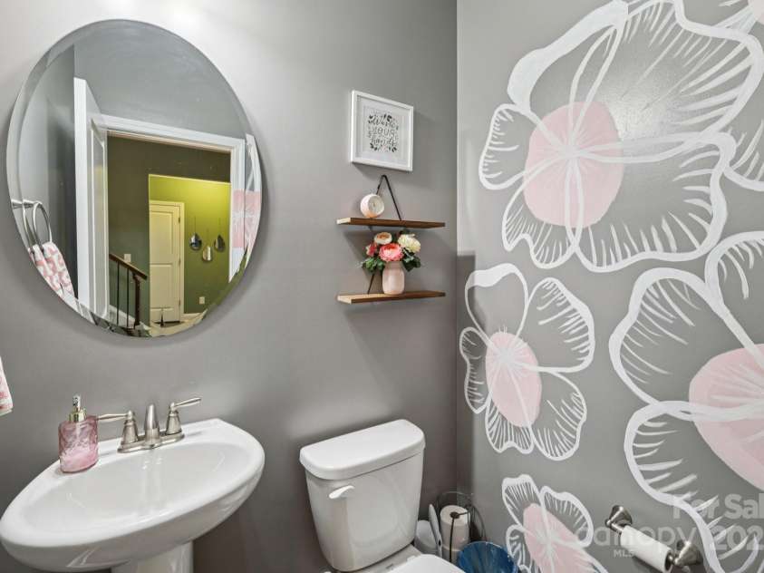 209 Hunters Hill Drive, Statesville, NC 28677.  MLS# CAR4291774, YatesRealty ID 32781. 