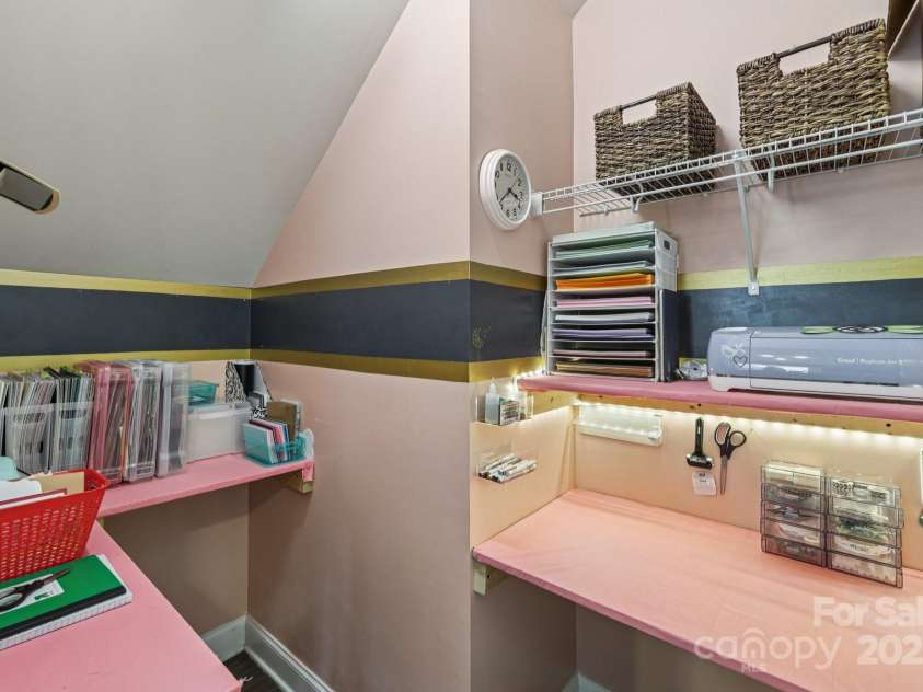 209 Hunters Hill Drive, Statesville, NC 28677.  MLS# CAR4291774, YatesRealty ID 32781. 