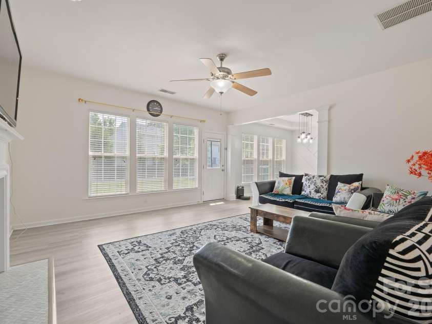 2237 Arbor Vista Drive, Charlotte, NC 28262.  MLS# CAR4395474, YatesRealty ID 32781. Family room