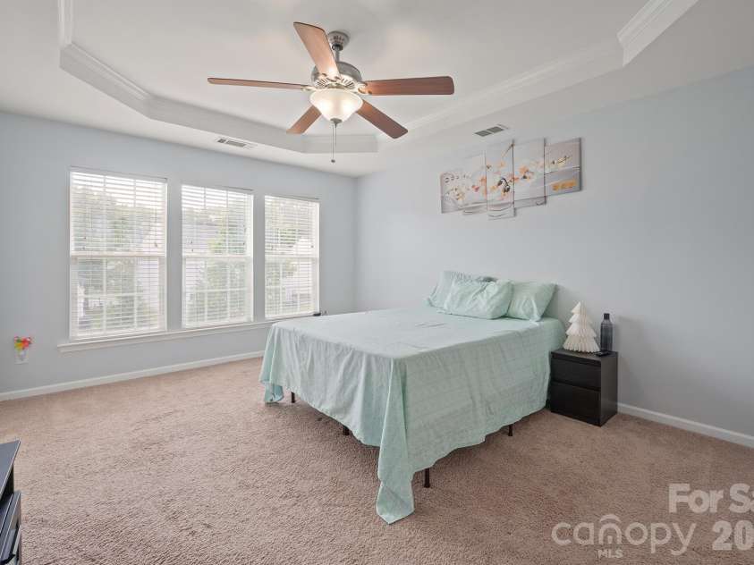 2237 Arbor Vista Drive, Charlotte, NC 28262.  MLS# CAR4395474, YatesRealty ID 32781. Spacious primary bedroom suite