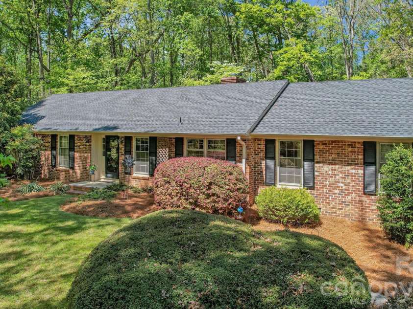 2056 Lawrence Road, Clover, SC 29710.  MLS# CAR4365361, YatesRealty ID 32783. 