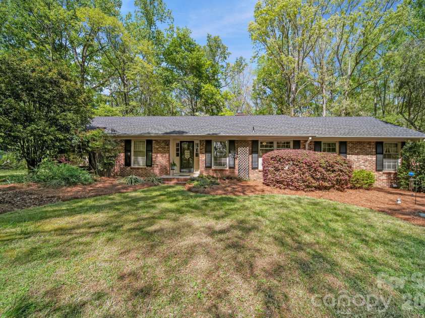 2056 Lawrence Road, Clover, SC 29710.  MLS# CAR4365361, YatesRealty ID 32783. 
