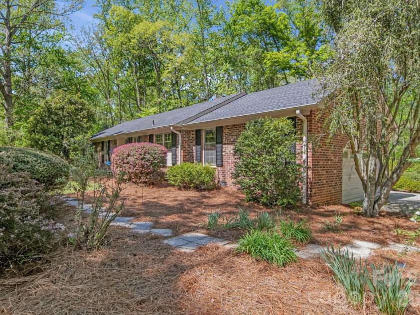 2056 Lawrence Road, Clover, SC 29710.  MLS# CAR4365361, YatesRealty ID 32783. 